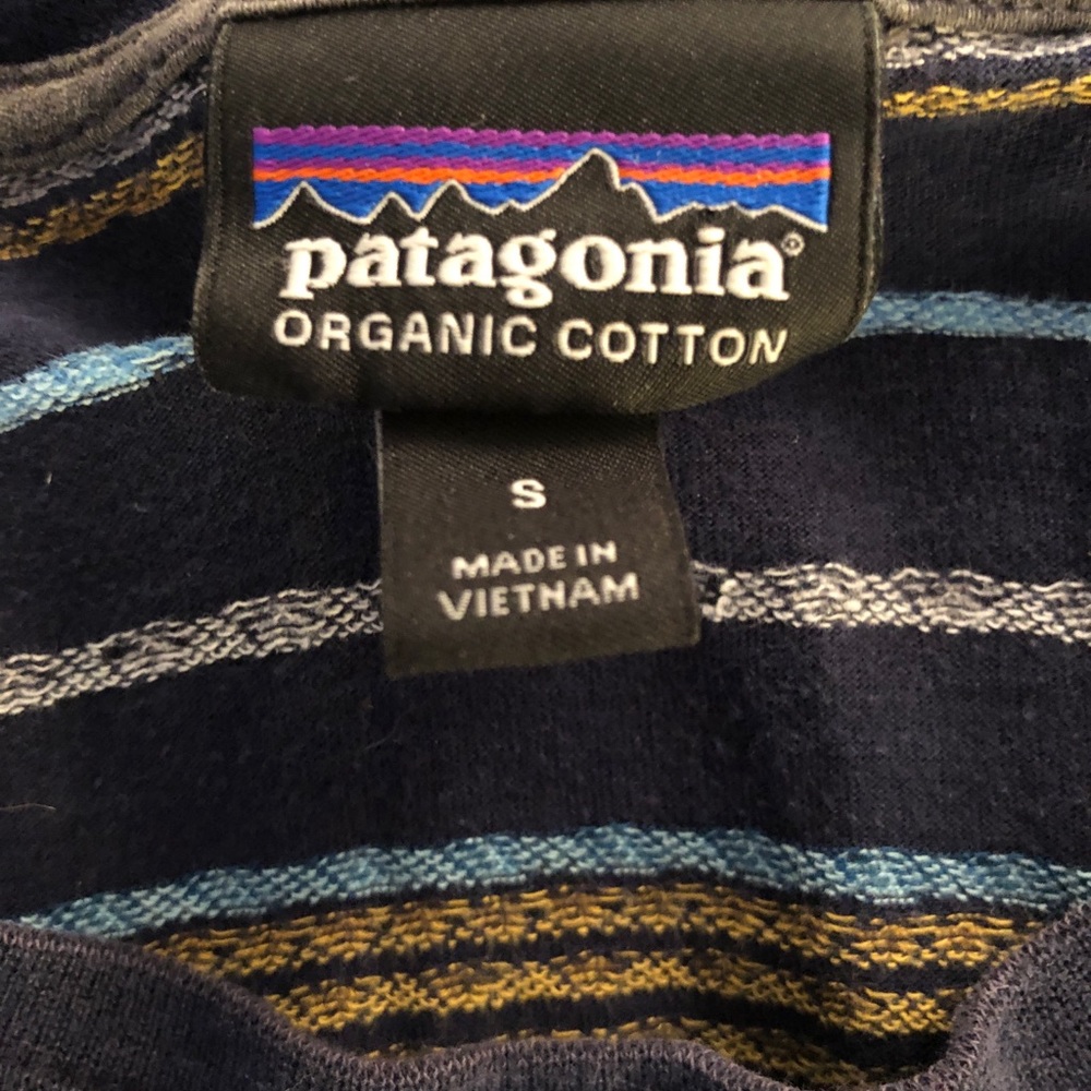 SOLD! Patagonia Organic Cotton T Shirt - Picture 2 of 7
